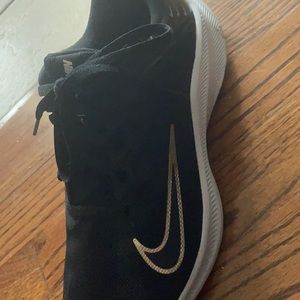 Nixe running shoes size 8